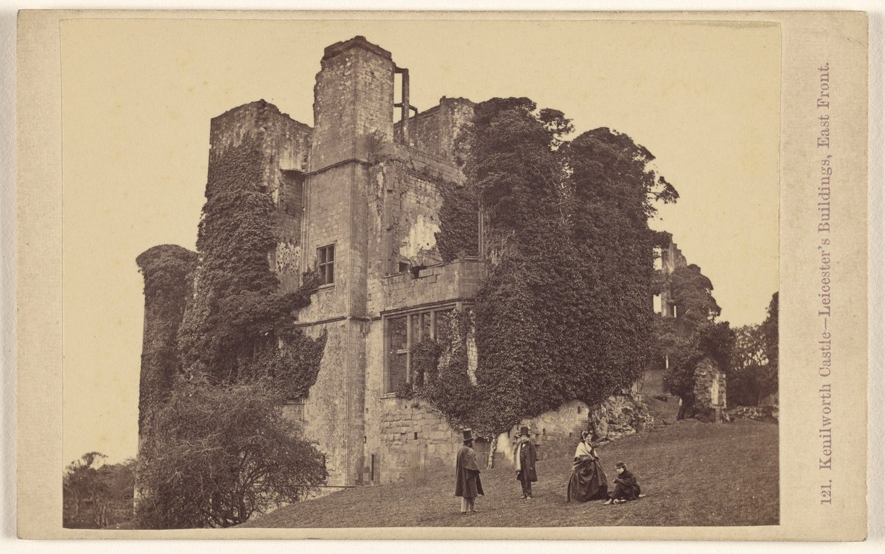 Kenilworth Castle – Bygninger i Leicester, østfacaden. af Francis Bedford