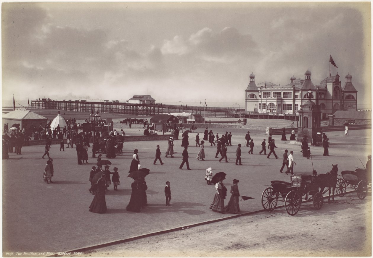 Rhyl. Pavillonen og molen af Francis Bedford