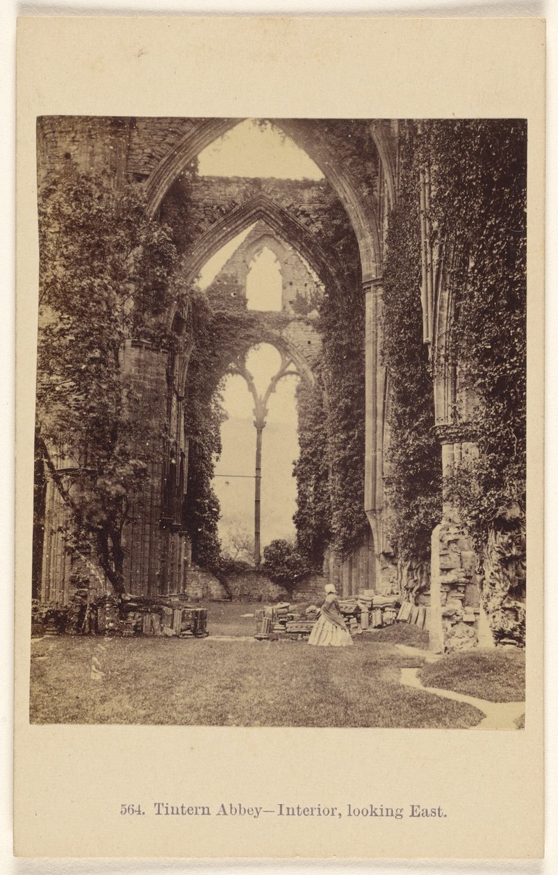 Tintern Abbey - interiør, set mod øst af Francis Bedford