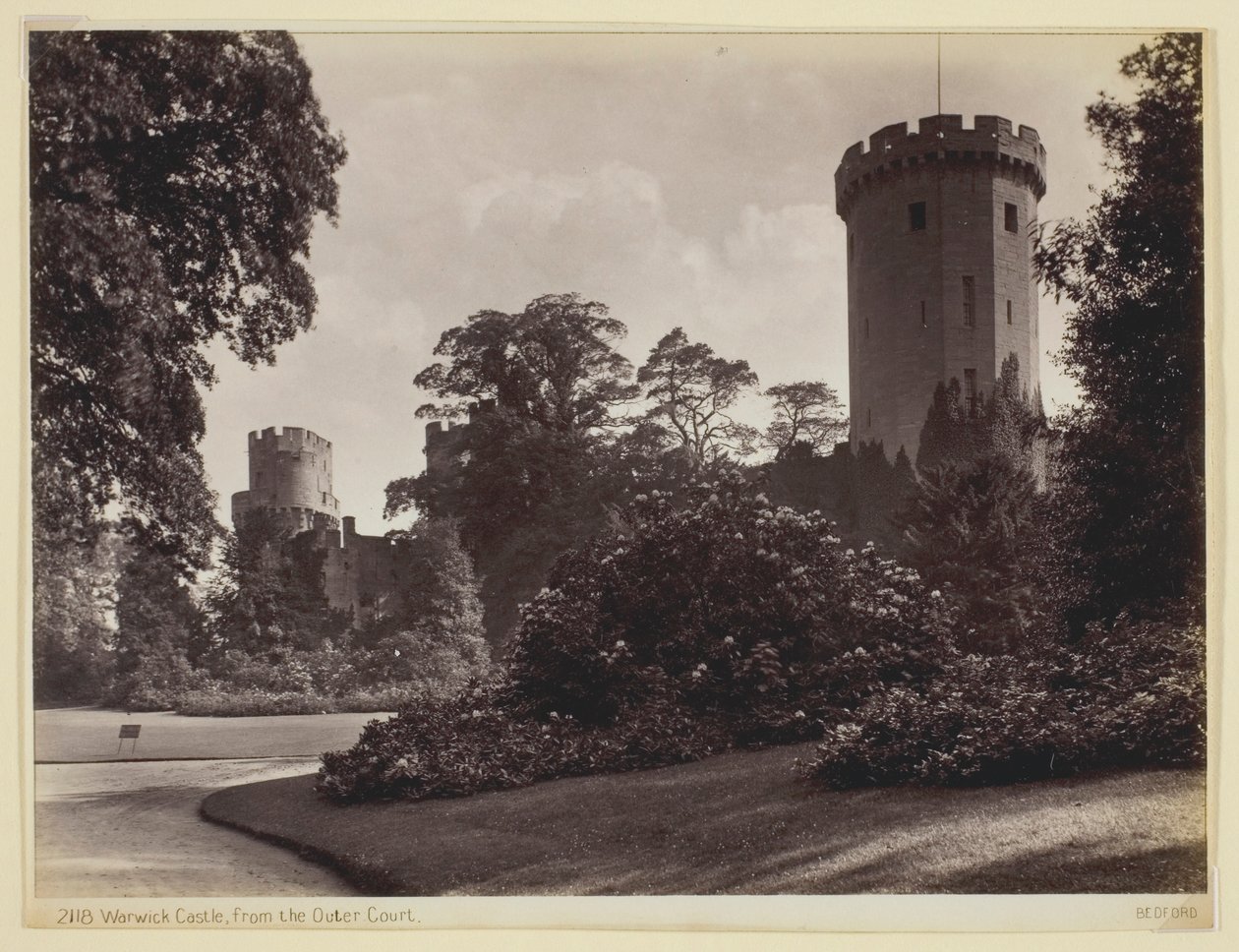 Warwick Castle, fra Outer Court af Francis Bedford