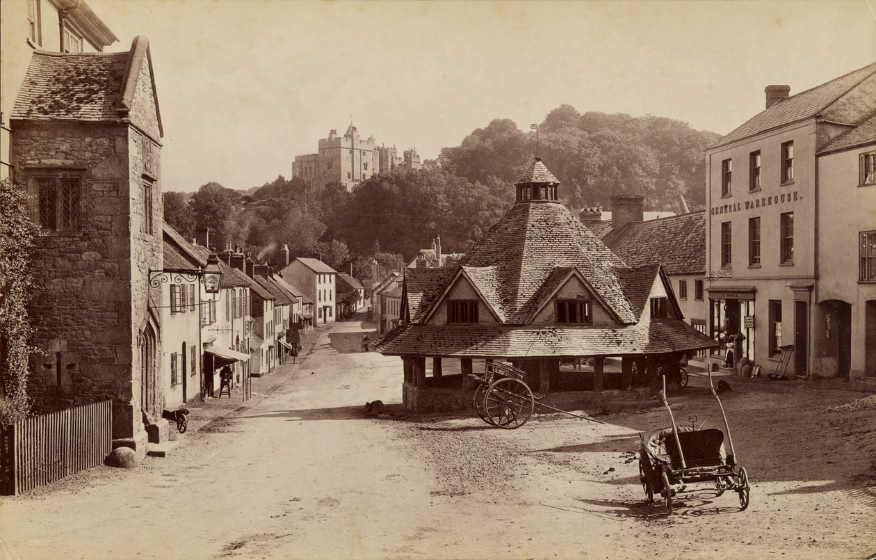 Dunsters markedshal og slot af Francis Frith