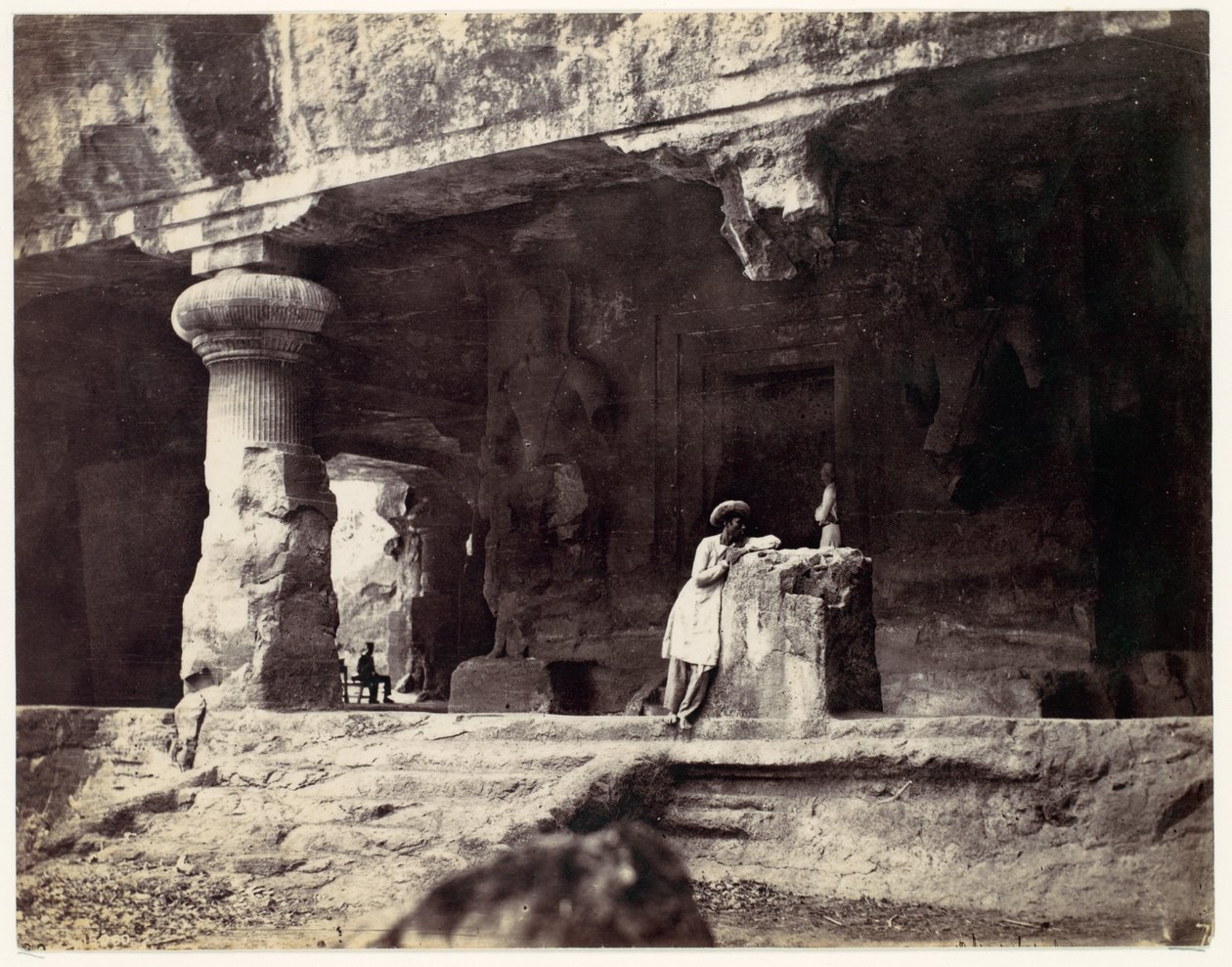Elephanta fra Water Cave, Coombe Martin Bay, Watermouth af Francis Frith
