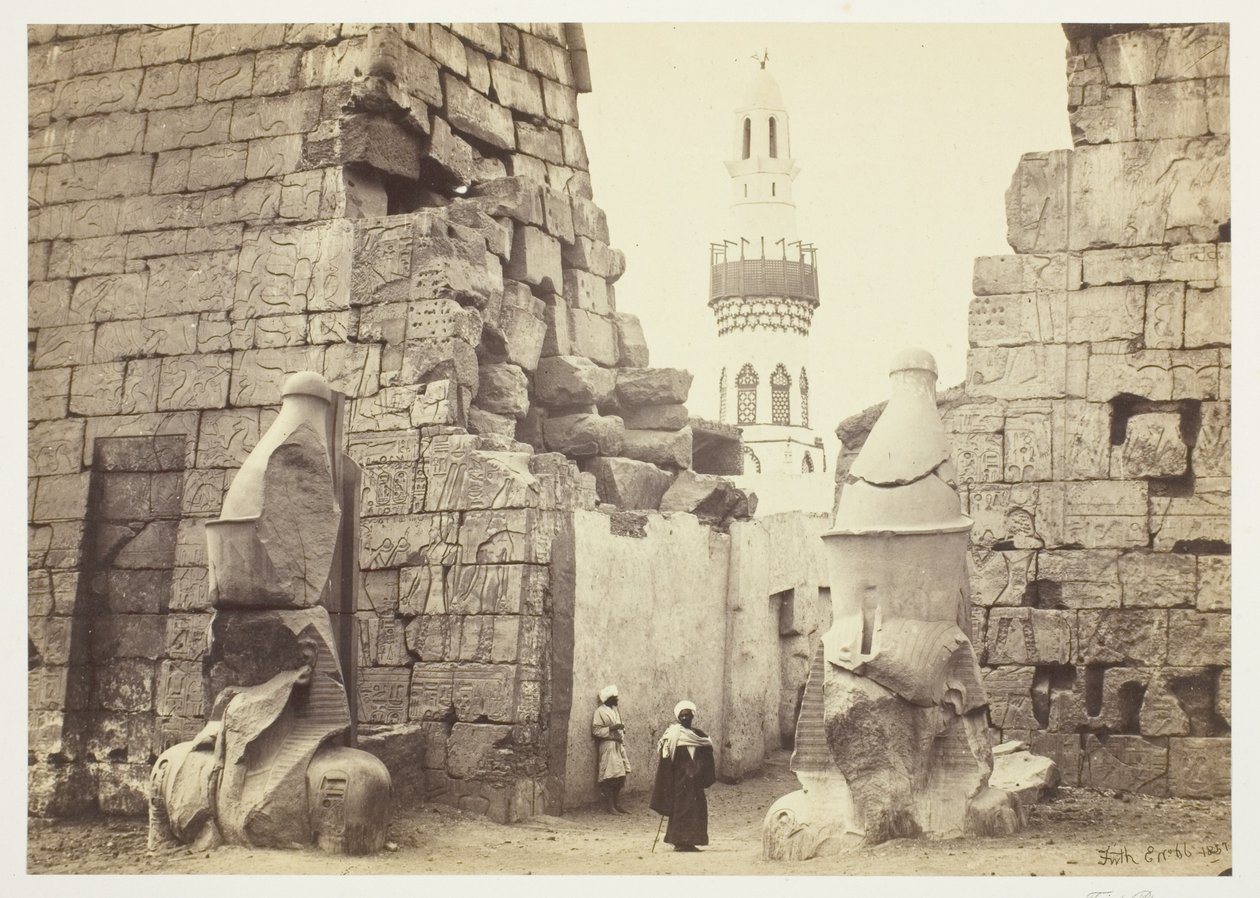 Indgang til det store tempel, Luxor af Francis Frith