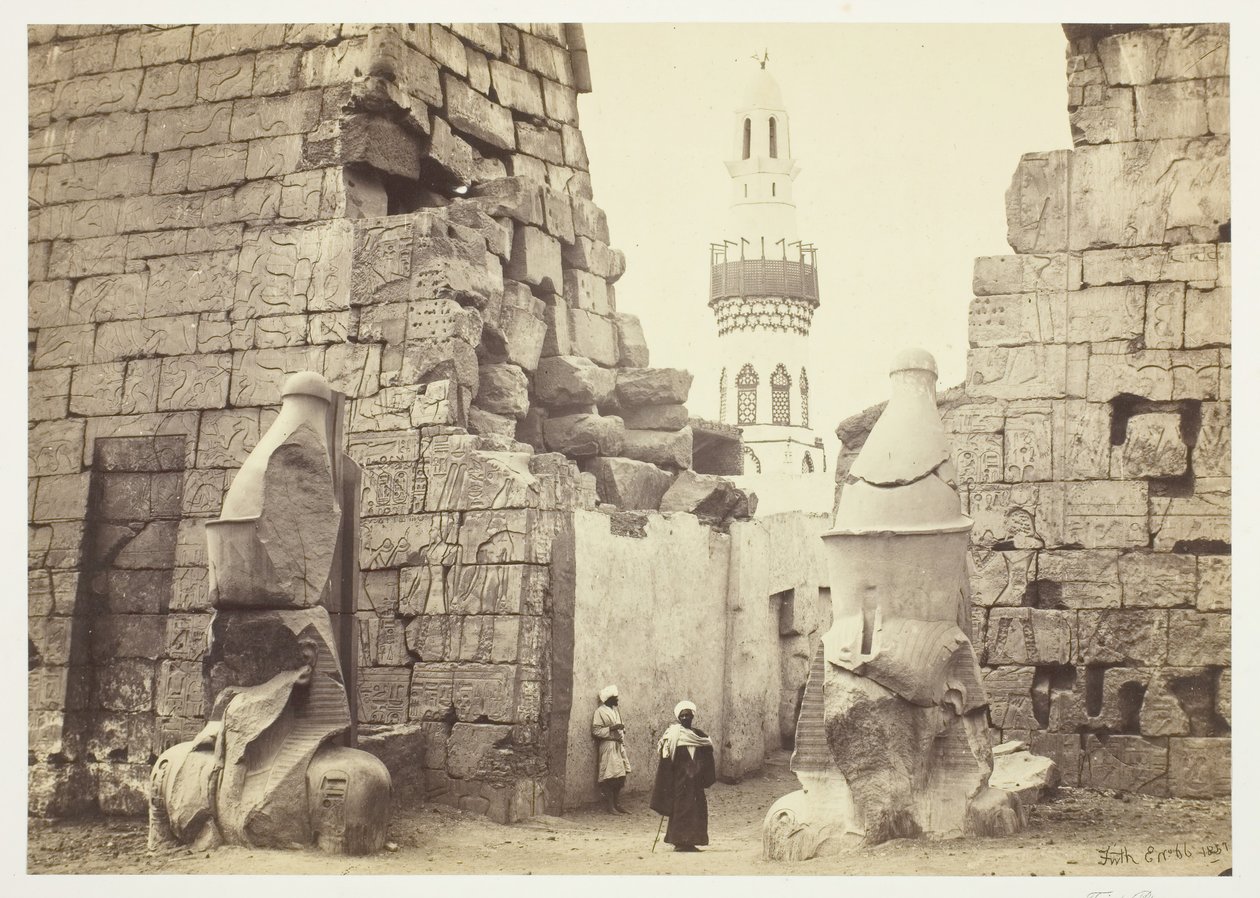 Indgang til det store tempel, Luxor, 1857. af Francis Frith