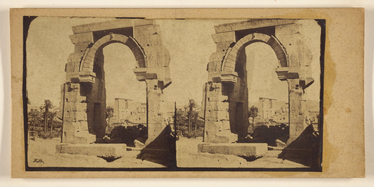 [Römischer Bogen auf der Insel Biggs.] af Francis Frith