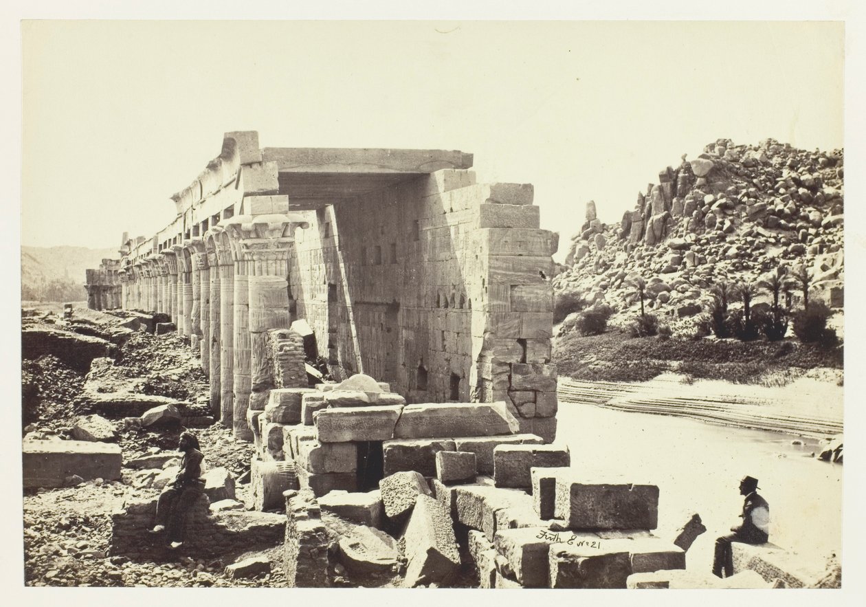Kolonnaden, øen Philæ af Francis Frith