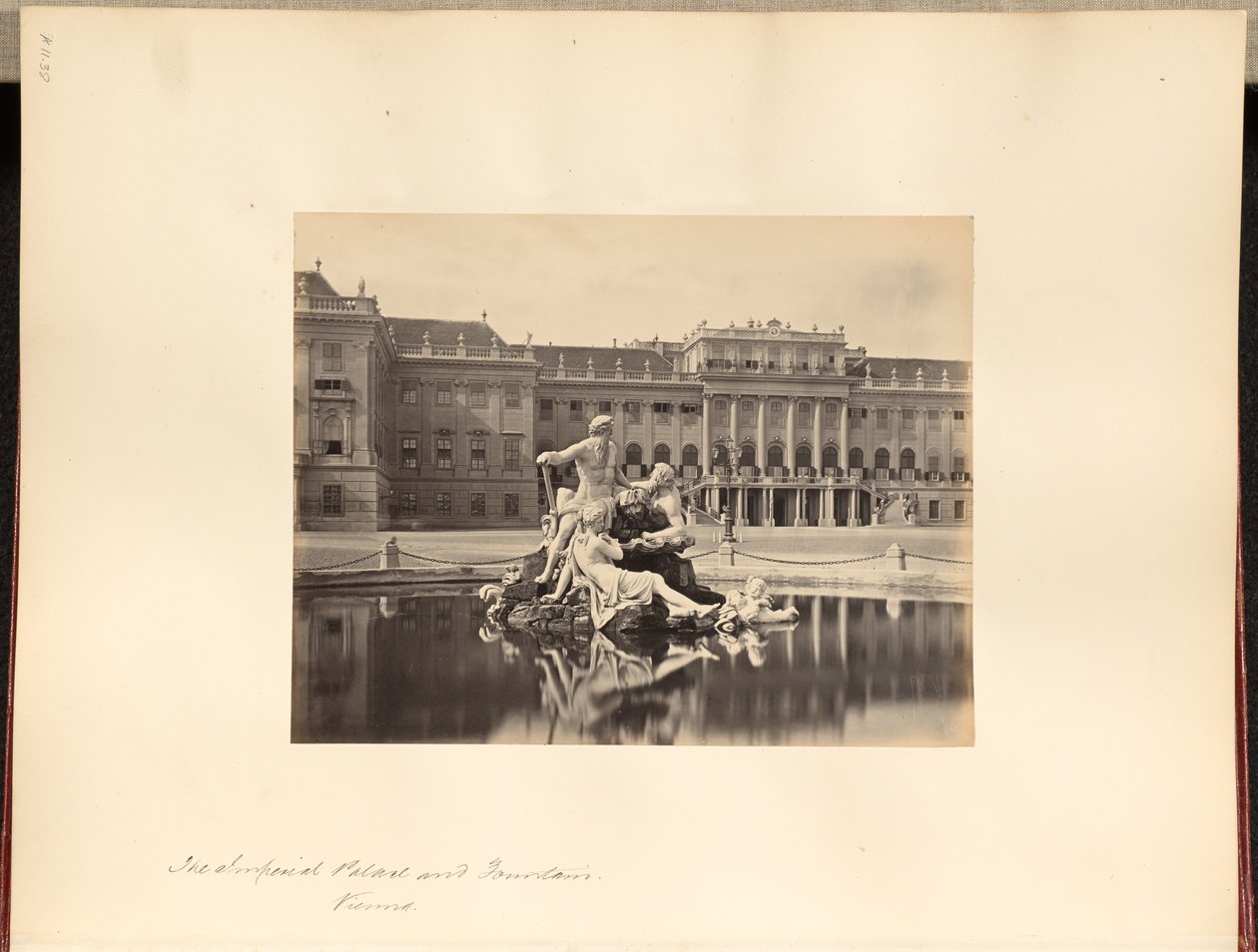Det kejserlige palads og fontænen, Wien af Francis Frith