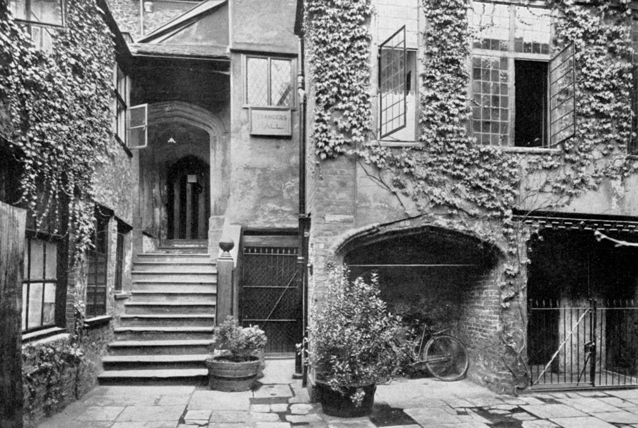 The Strangers Hall, Norwich, Norfolk, 1924-1926 af Frith and Co