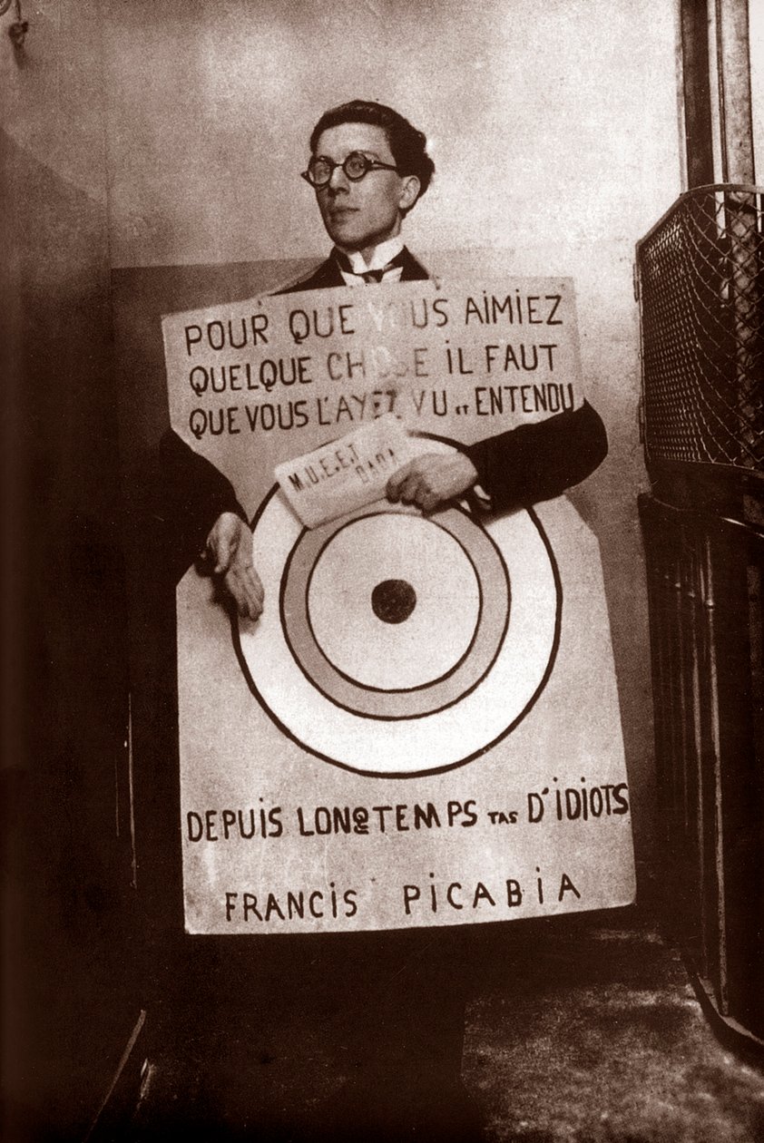 Andre Breton som target sandwich man (af Picabia) på Dada-festival, Paris, 27. marts af Francis Picabia