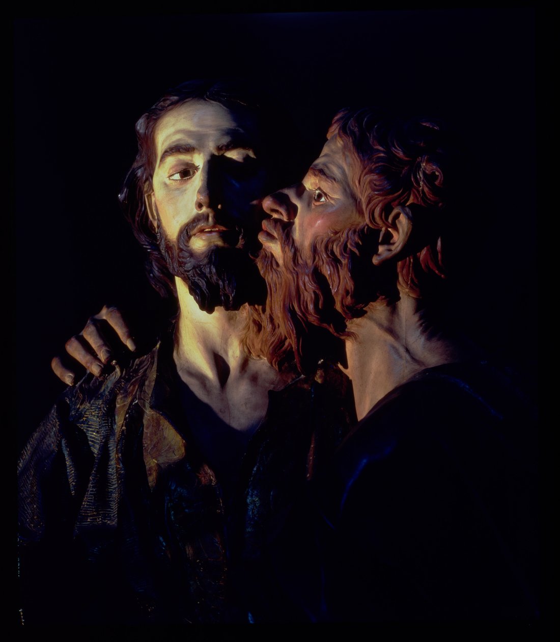 The Arrest of Christ, detalje, der viser Judas kysse Kristus, 1765 (polykromt træ) (detalje fra 93242) af Francisco Salzillo