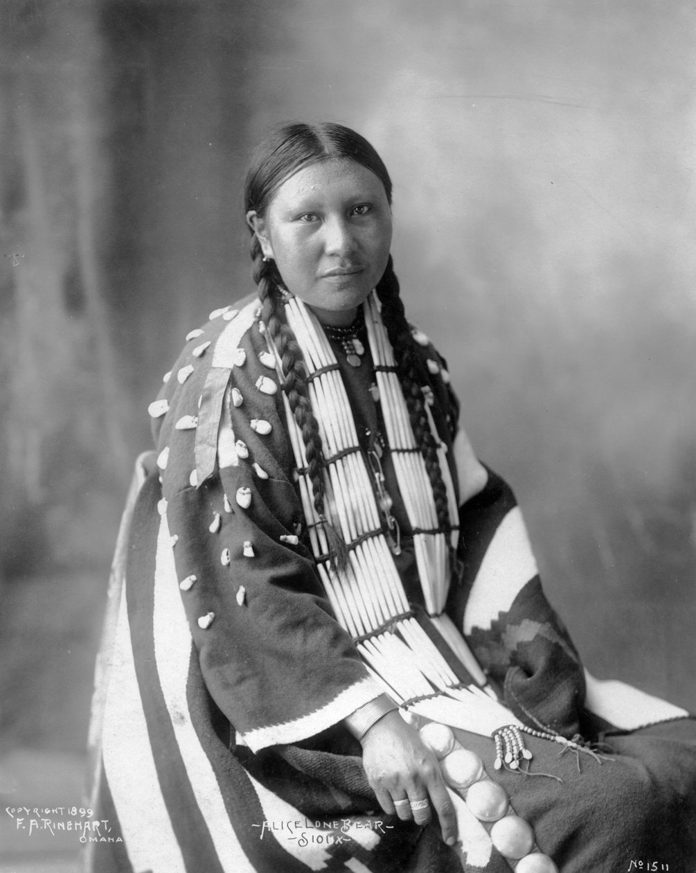 Alice Lone Bear, Sioux, 1898 af Frank Albert Rinehart