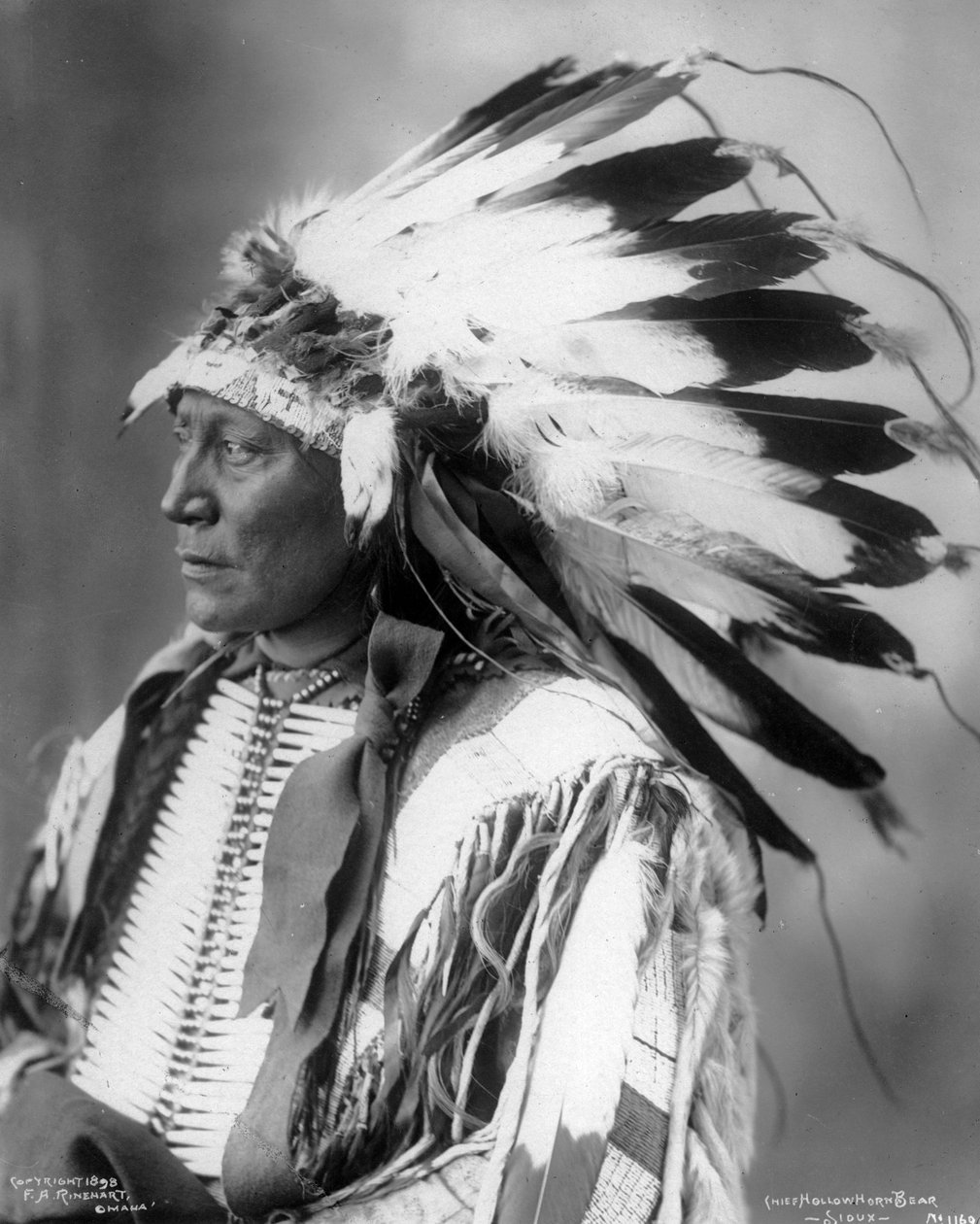 Chief Hollow Horn Bear, Sioux, 1898 af Frank Albert Rinehart