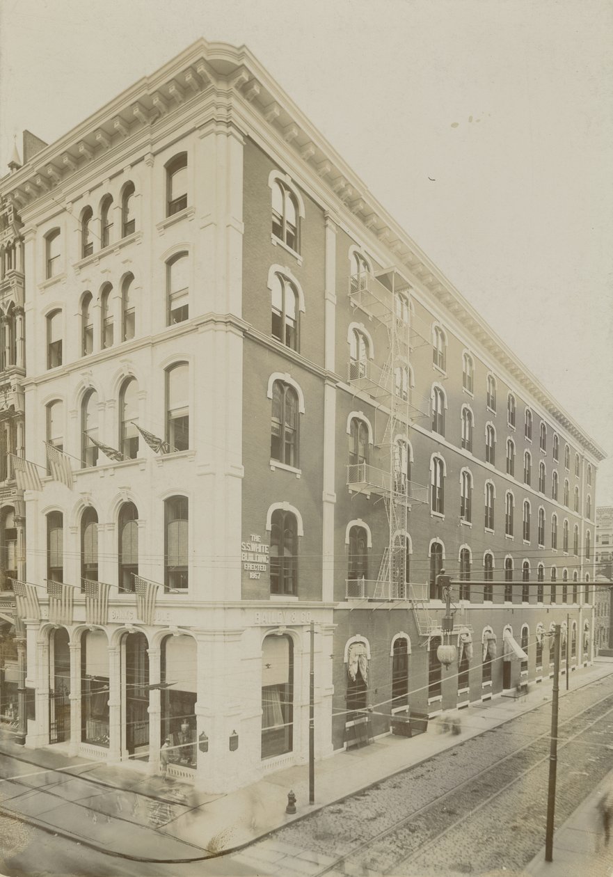 S.S. White Building (albumin print) af Frank Hamilton Taylor