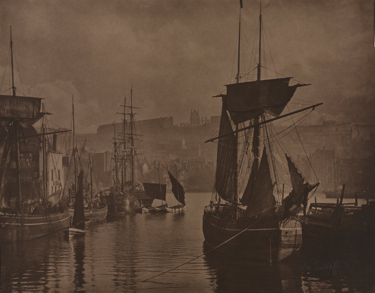 Whitby Havn af Frank Meadow Sutcliffe