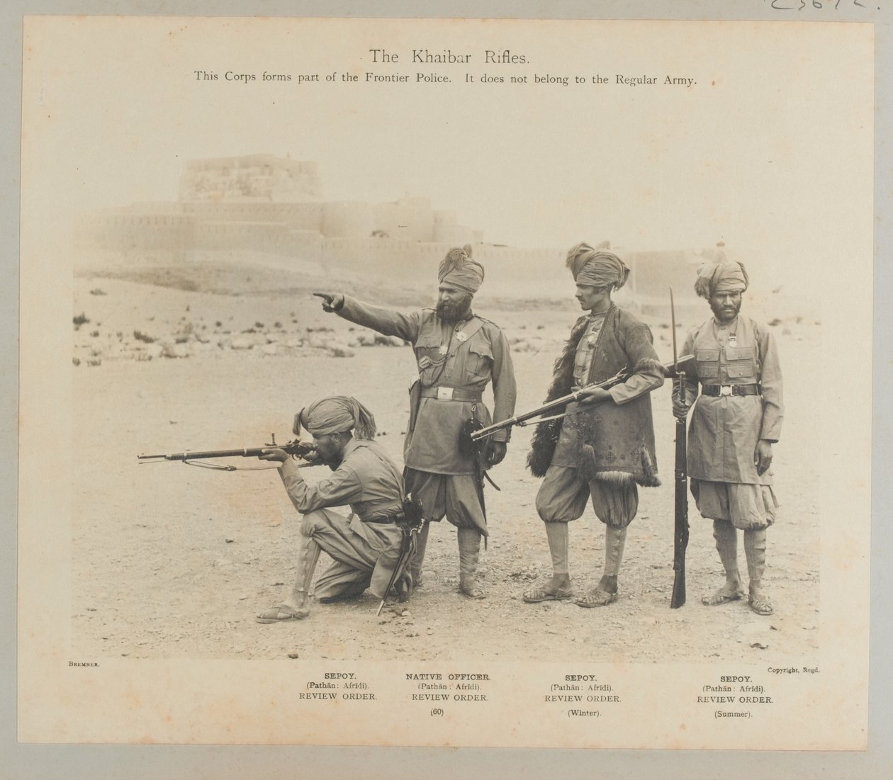 The Khyber Rifles, 1900 ca af Fred Bremner