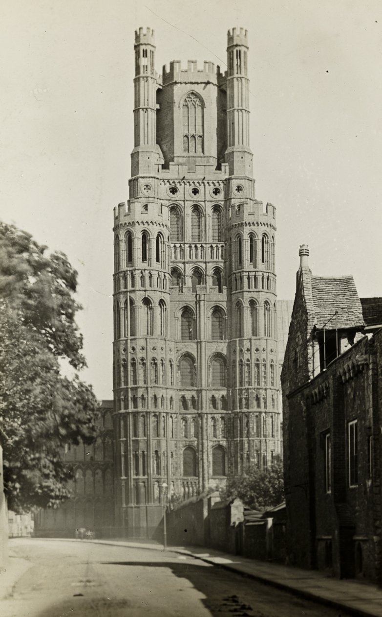 Ely-katedralen: Vesttårnet fra galleriet af Frederick H. Evans