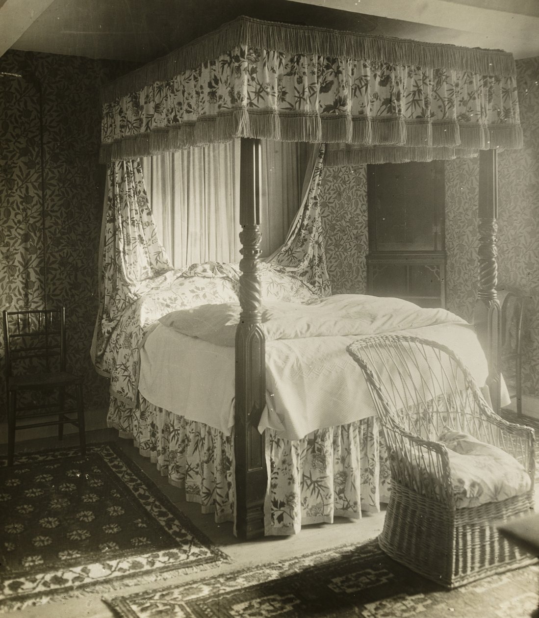 Kelmscott Manor: Bed Wm. Morris blev født i af Frederick H. Evans