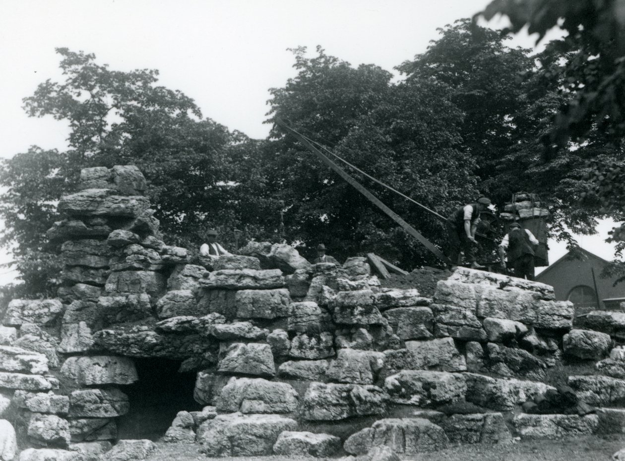 Bygning af ElandAntelope Paddock i London Zoo, juni 1924 af Frederick William Bond