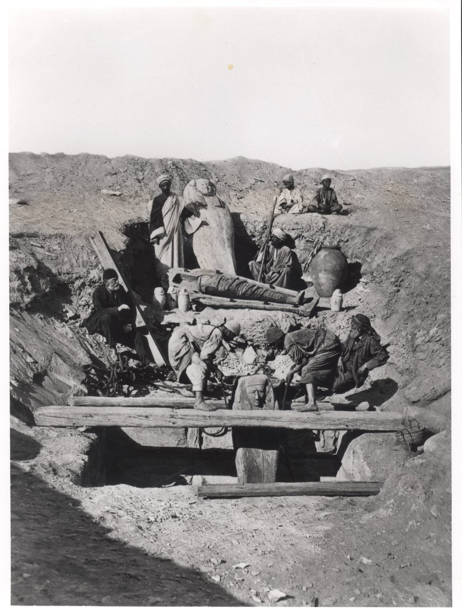 En udgravning i Saqqara, fra en bog af Auguste Mariette (1821-81) udgivet i 1893 af French Photographer