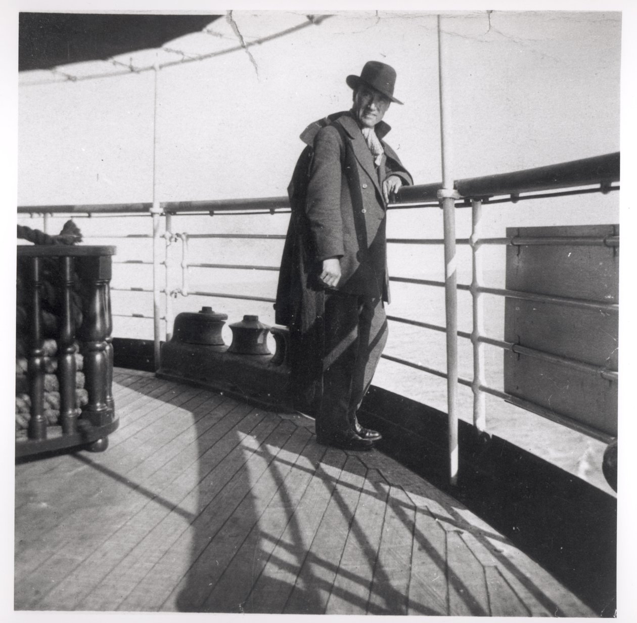 Anden Gide afgår til Lilleasien (1869-1951) 1914 af French Photographer