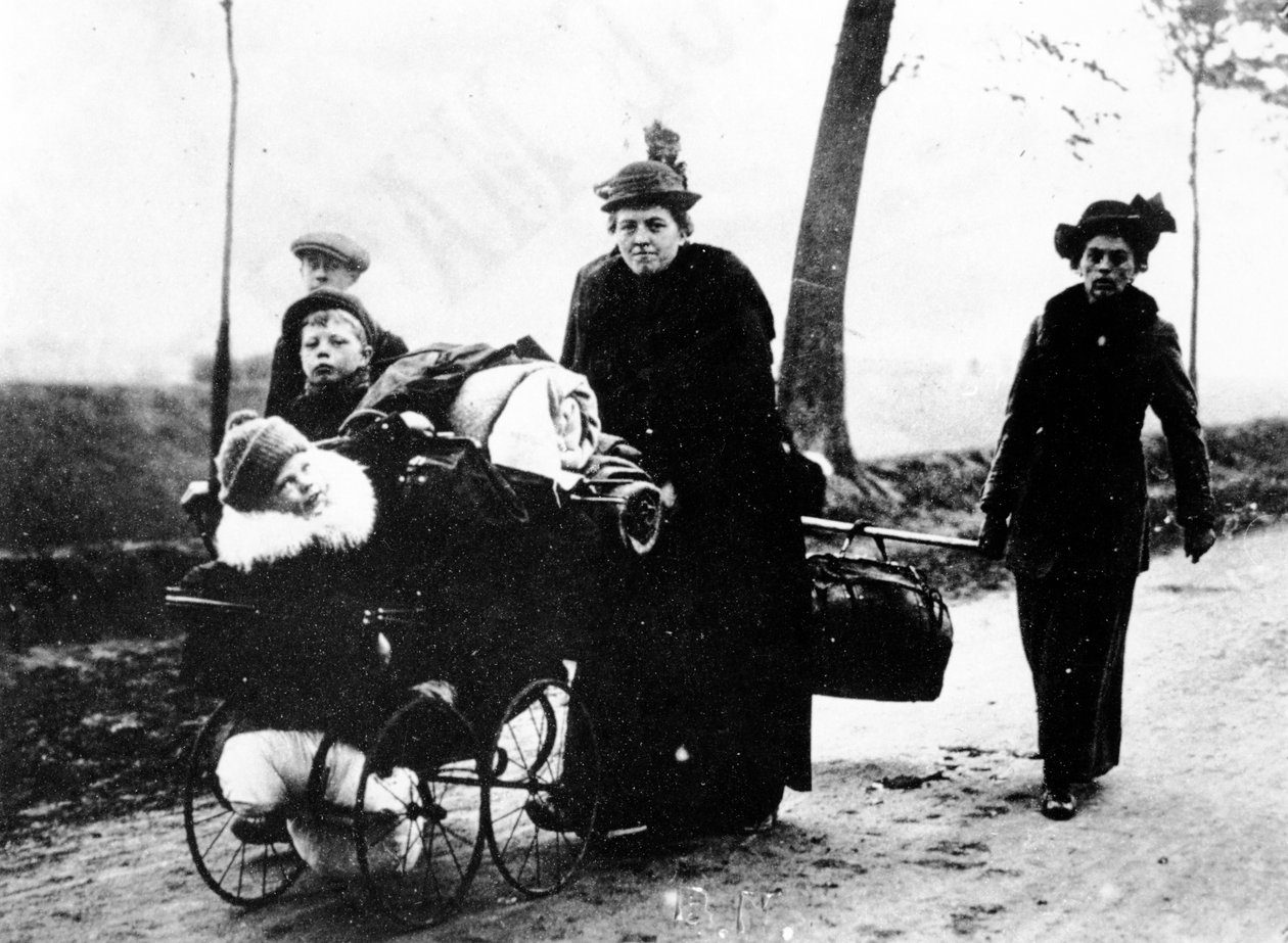 Belgiske flygtninge ankommer til Frankrig, 1914 af French Photographer