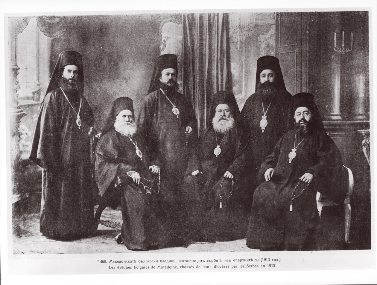 Bulgarske biskopper af Makedonien jaget væk fra deres bispedømme af serbere, 1913 af French Photographer