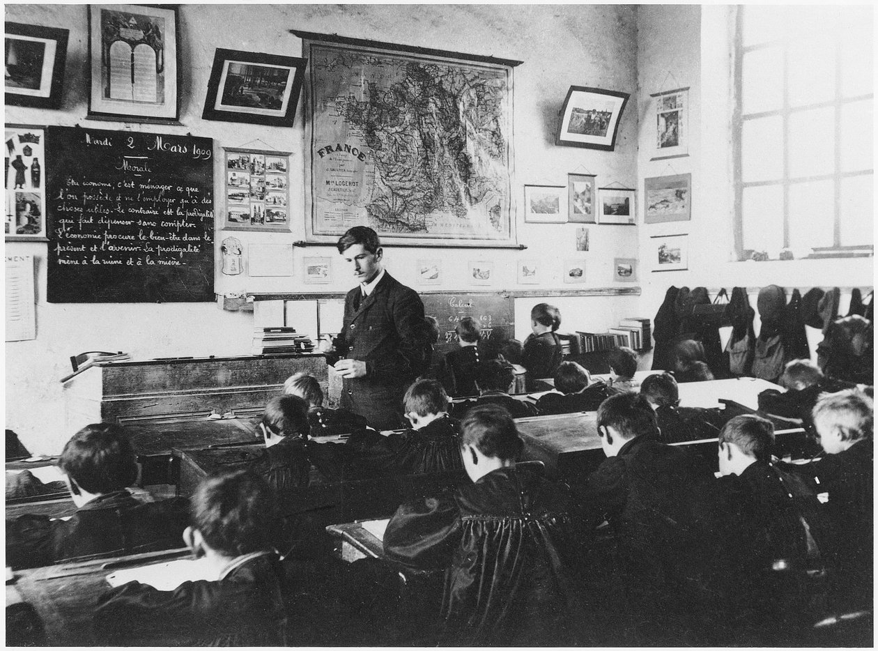 Klasse i en folkeskole, Orme, 2. marts 1909 af French Photographer