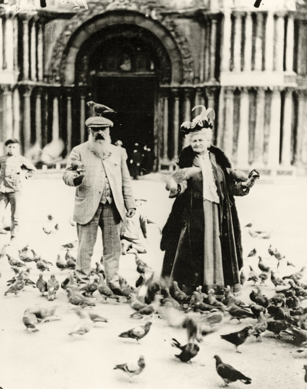 Claude Monet (1840-1926) og hans kone, Alice (1844-1911) Markuspladsen, Venedig, oktober 1908 af French Photographer