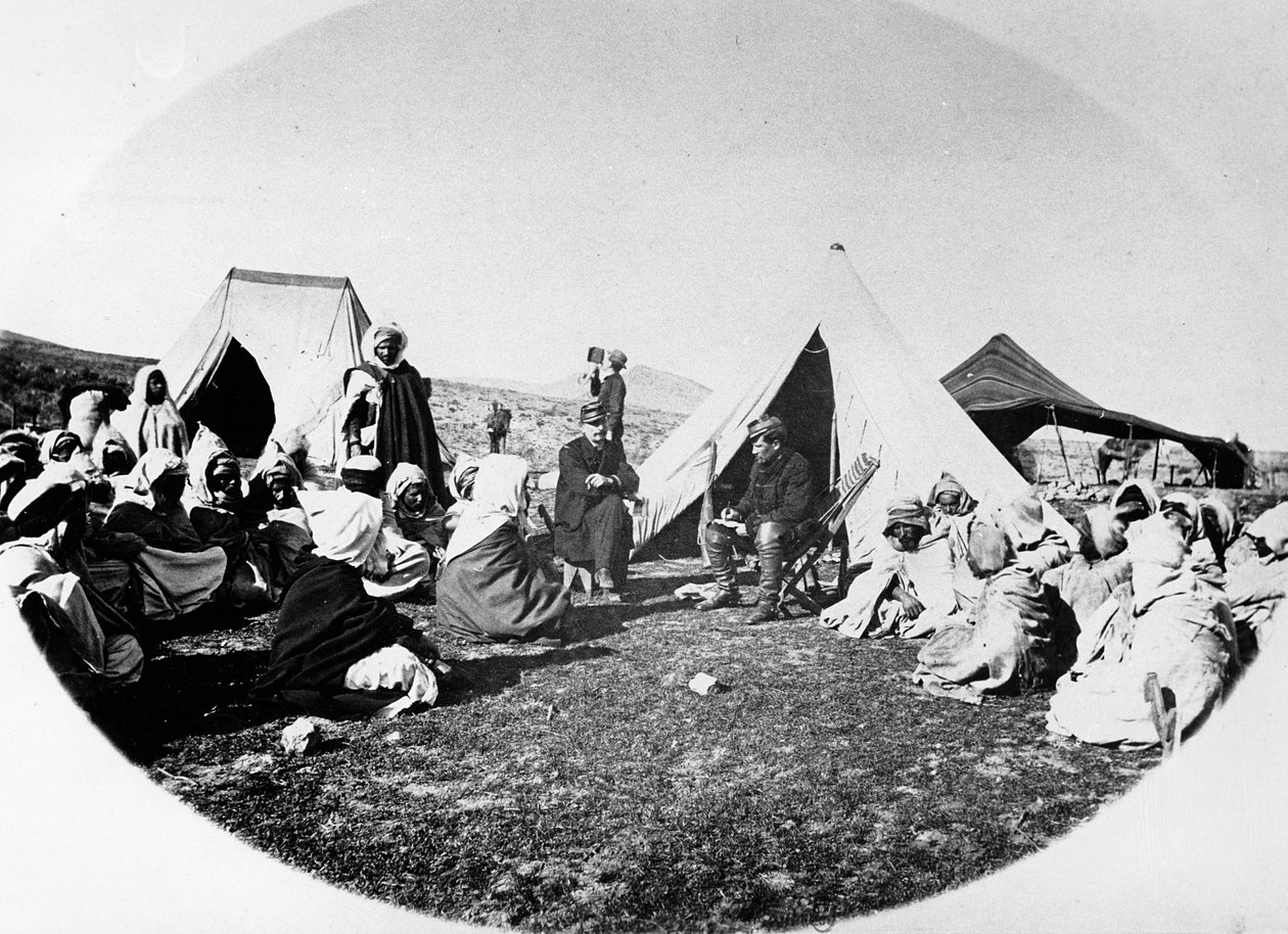 Oberst Arnaud Au lytter til påstandene fra O. Boy Clown, ca. 1860-70 af French Photographer