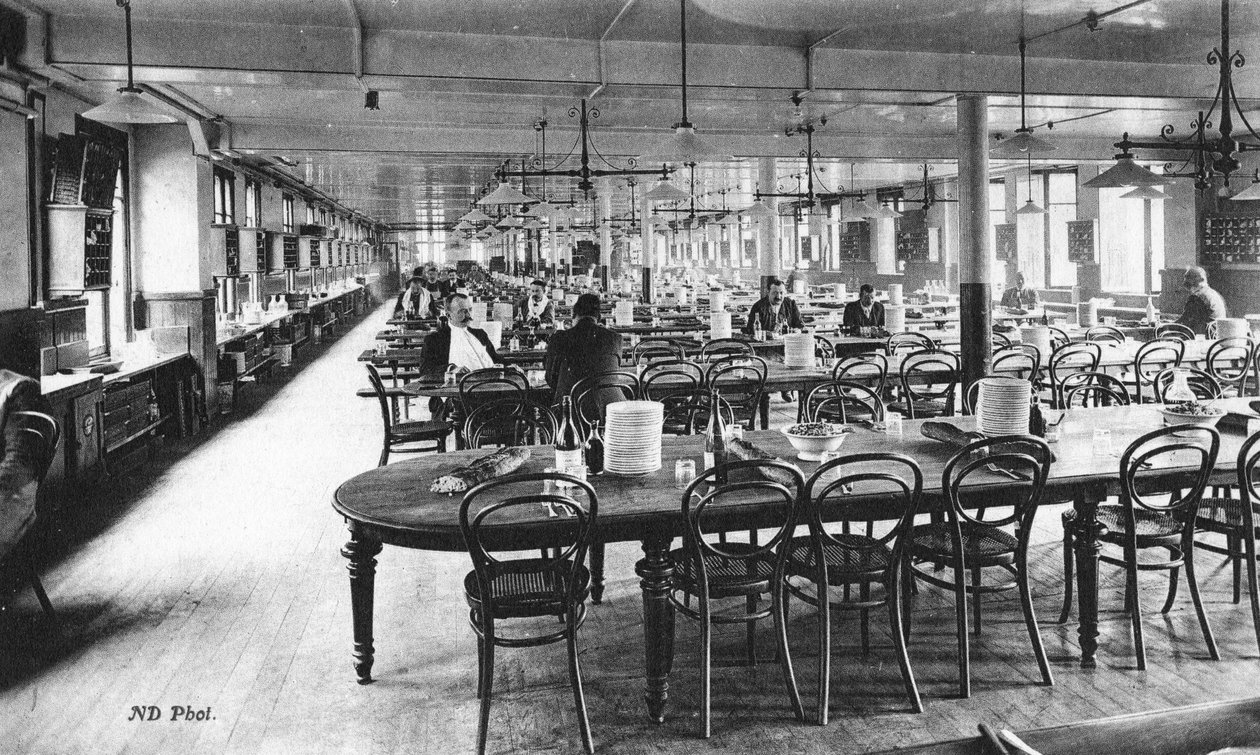 Spisestue for ansatte i Bon Marché stormagasiner, Paris, ca. 1890 af French Photographer