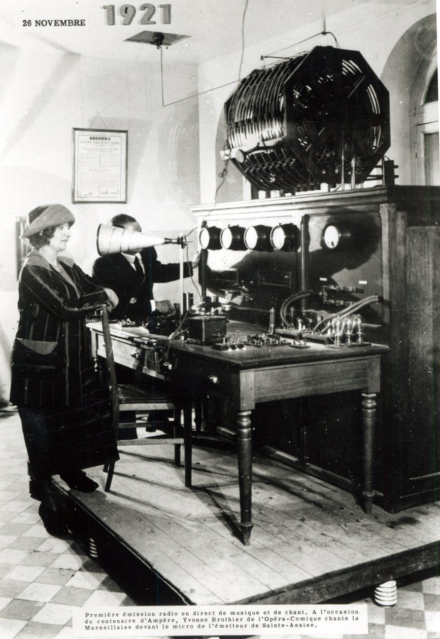 Første franske offentlige radioudsendelse fra radiostationen Sainte-Assise den 26. november 1921 af French Photographer