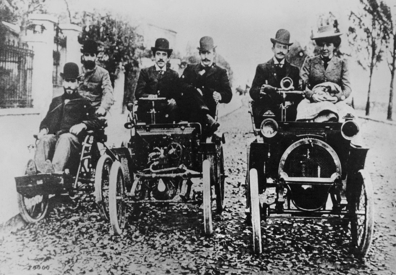 Marcel (d. 1903) og Louis (1877-1944) Renault kører, 1898 af French Photographer