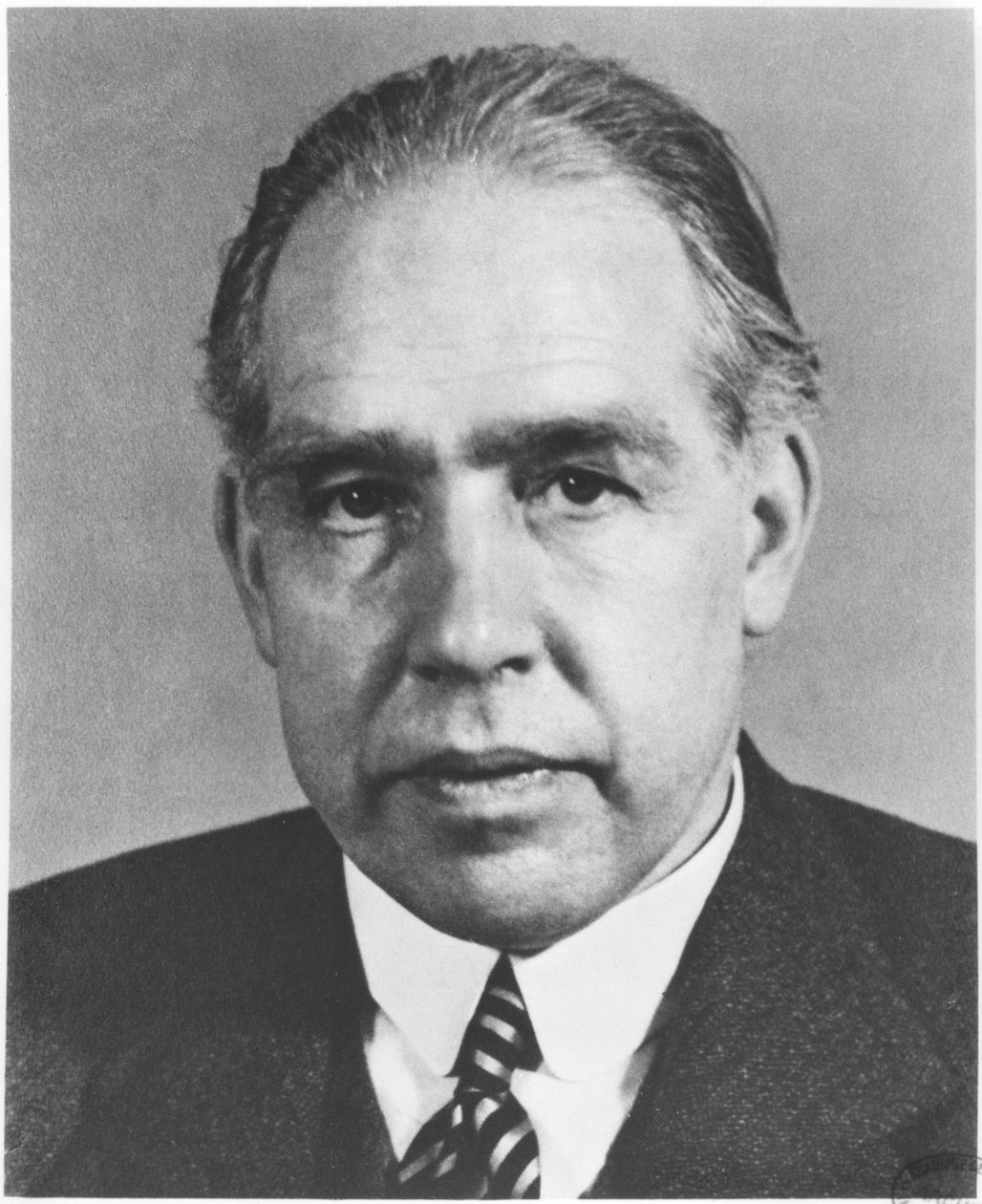 Niels Bohr (1885-1962) c.1922 af French Photographer