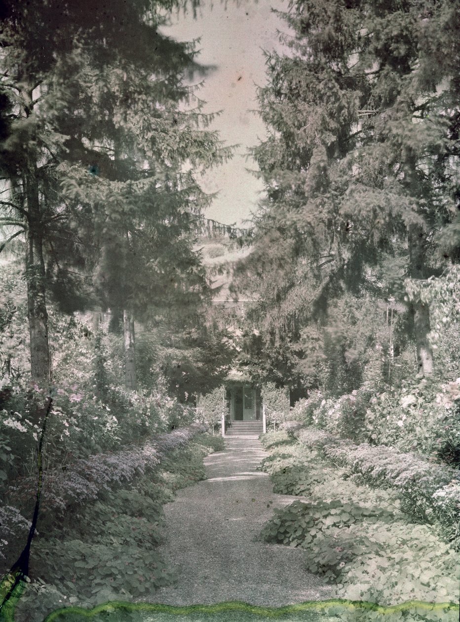 Sti i Monets have ved Giverny, begyndelsen af 1920
