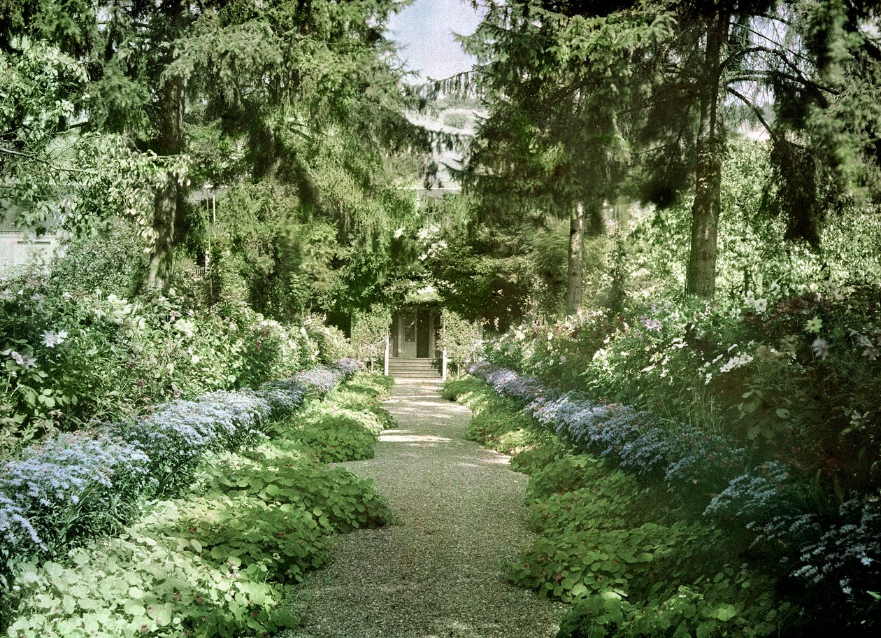 Sti i Monets have ved Giverny, begyndelsen af 1920