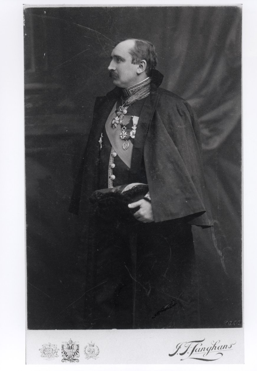 Paul Claudel (1868-1955) i sin ambassadøruniform, Prag, ca. 1910-11 af French Photographer