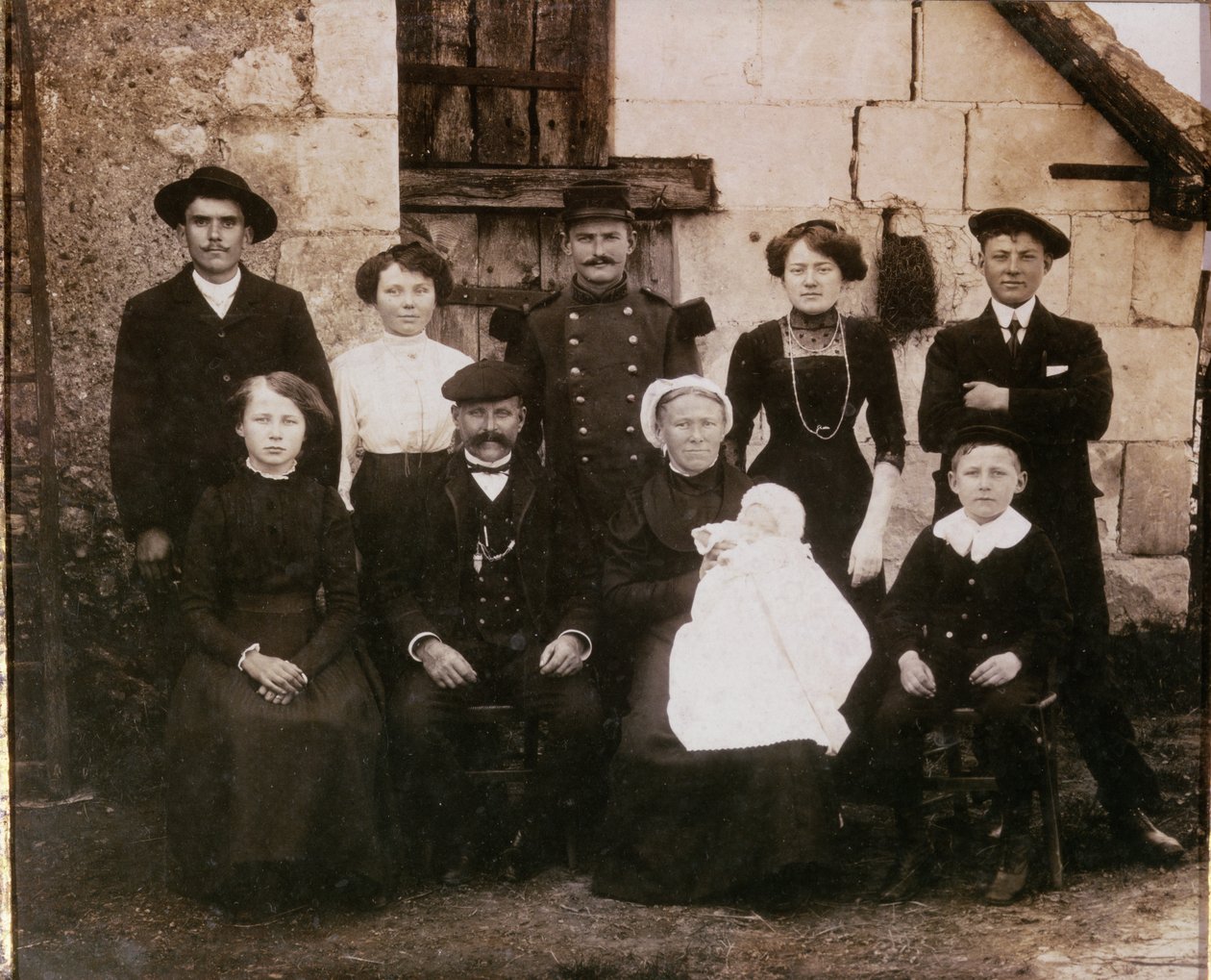 Bondefamilie i Sarthe-området ved en dåb, slutningen af 1800-tallet af French Photographer