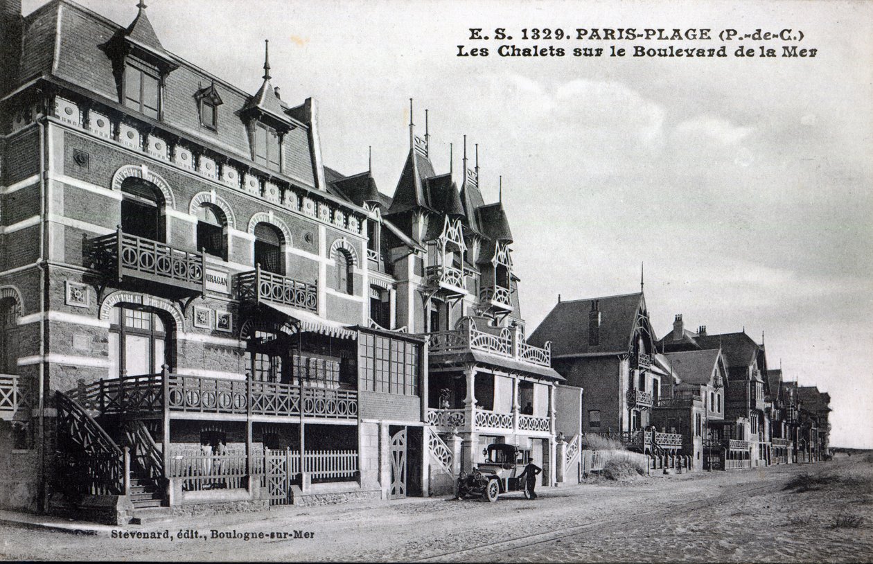Postkort, der forestiller hytter på Boulevard de la Mer, Paris-Plage, ca. 1910 (efter et foto) af French Photographer