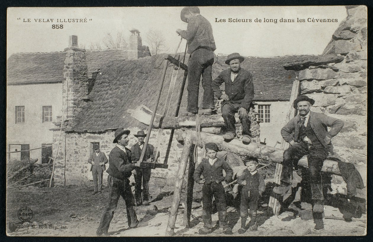 Postkort, der viser savværkere i Cevennerne, ca. 1900 af French Photographer
