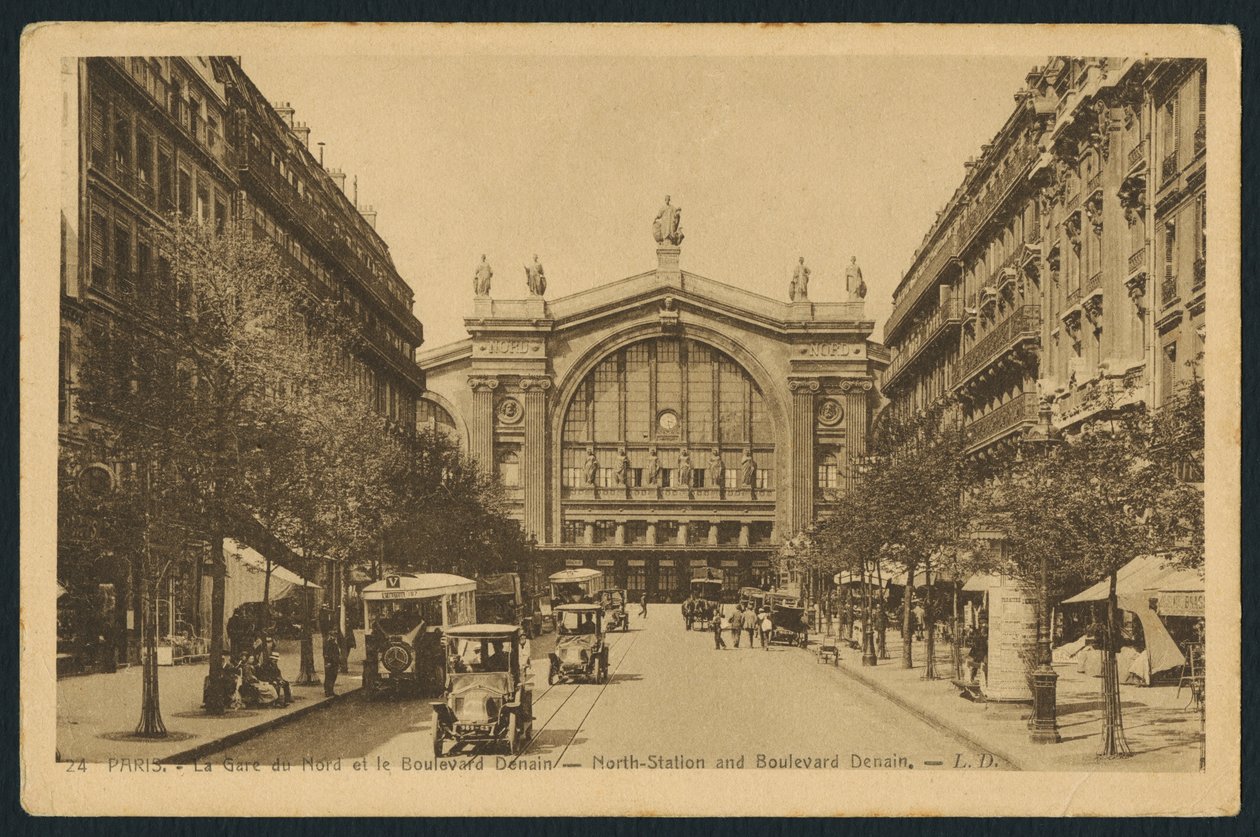 Postkort forestillende Gare du Nord og Boulevard Denain i Paris, ca. 1920 af French Photographer