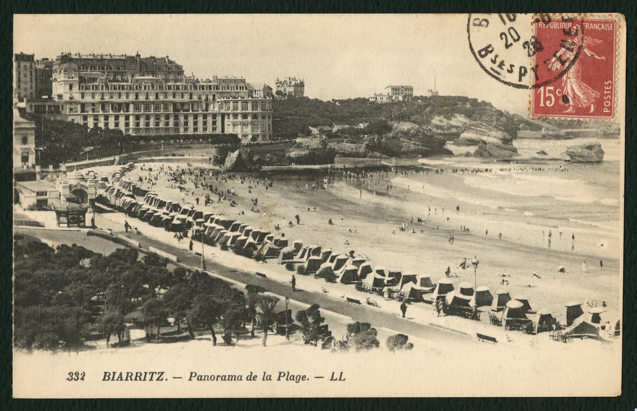 Postkort forestillende Grande Plage of Biarritz, ca. 1900 af French Photographer