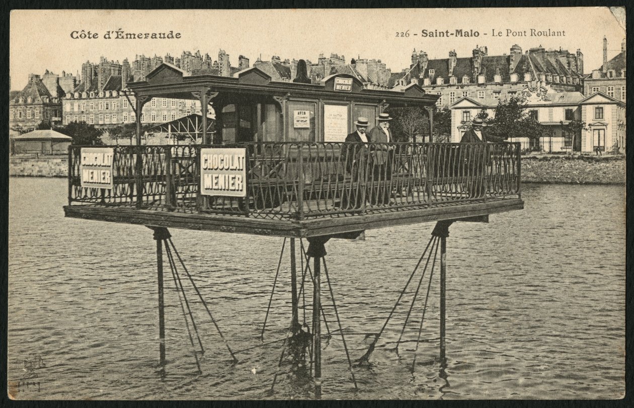Postkort, der viser den bevægende bro ved højvande i Saint-Malo, ca. 1900 (photolitho) af French Photographer