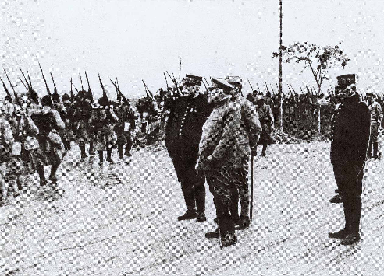 Raymond Poincare (1860-1934) og general Joffre (1852-1931) ved fronten af French Photographer