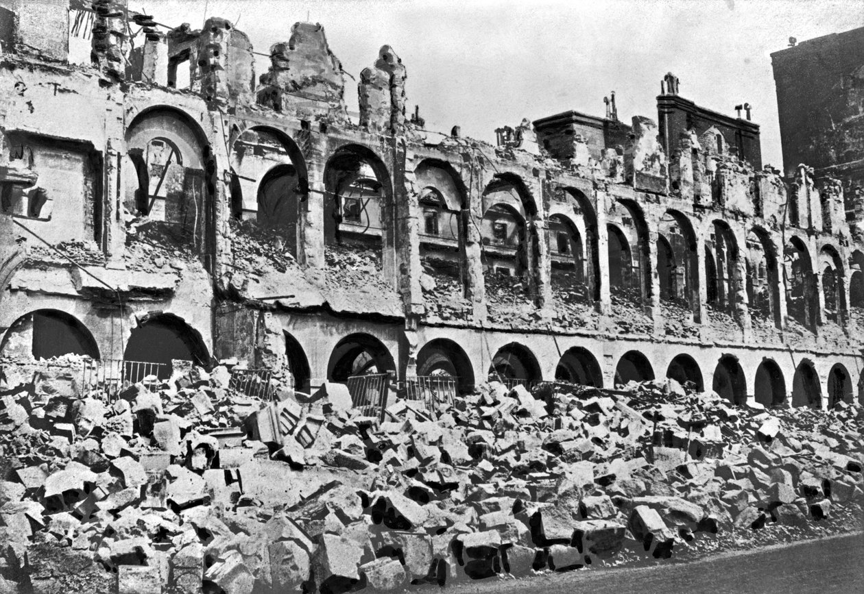 Ruiner af finansministeriet under kommunen i Paris, 1871 af French Photographer