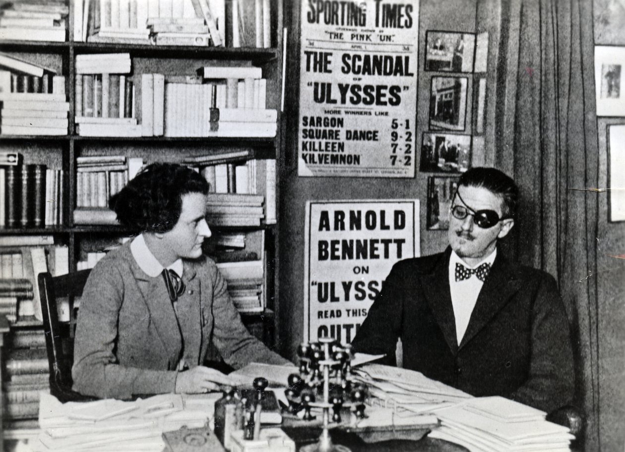 Sylvia Beach og James Joyce, ca. 1922 af French Photographer