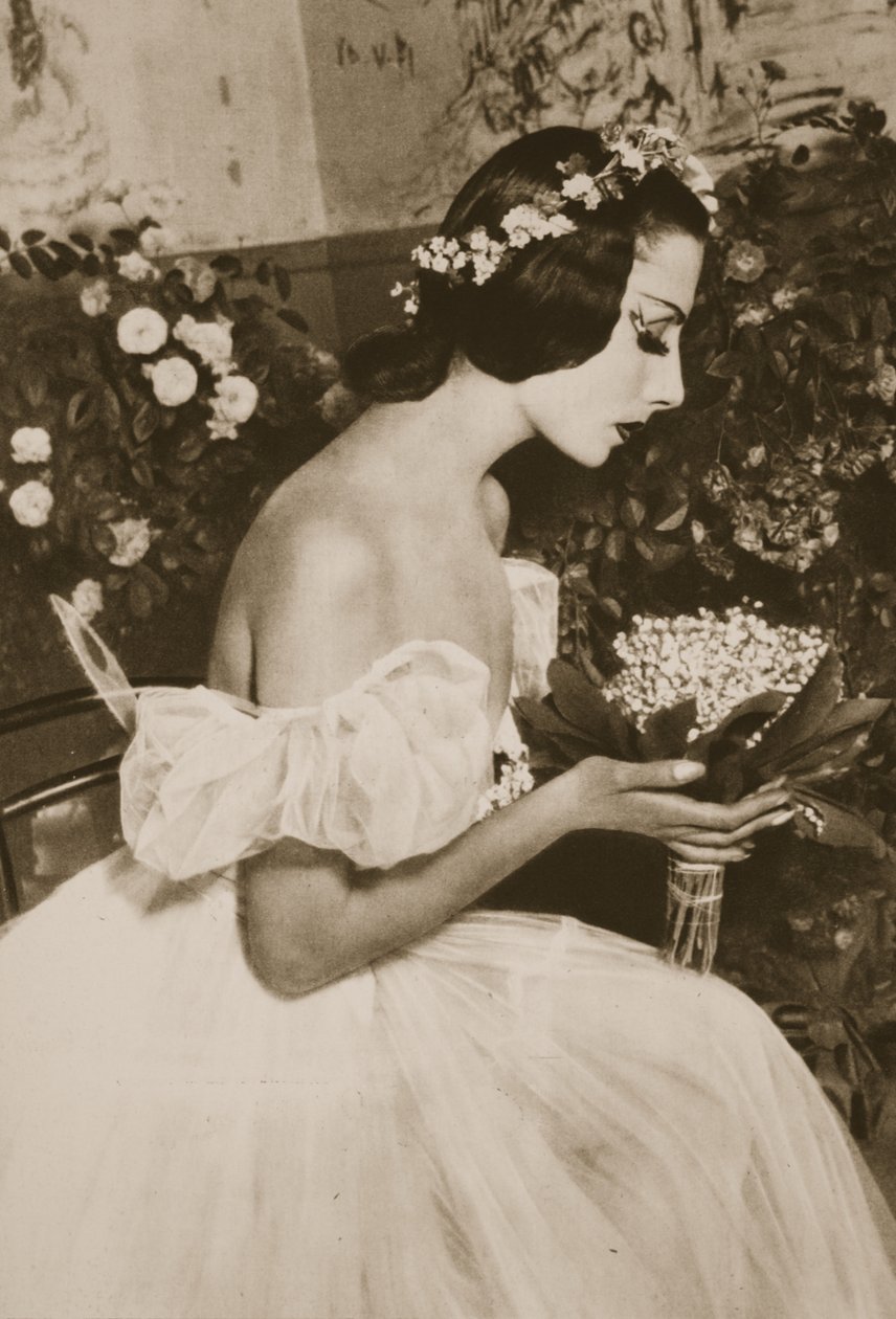 Tamara Toumanova i Les Sylphides, fra Grand Ballet de Monte-Carlo, 1949 (fotogravering) af French Photographer