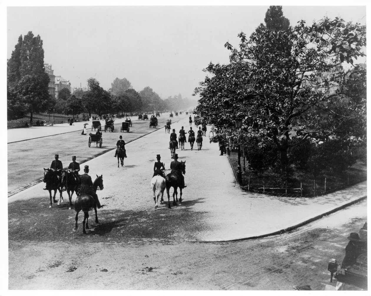 Bois de Boulogne, Paris, ca. 1900 af French Photographer