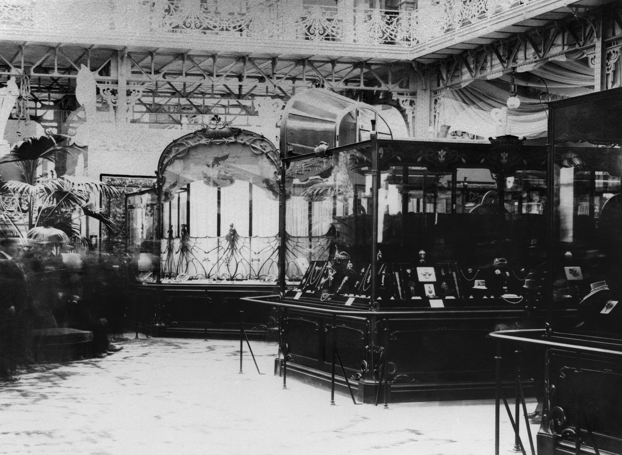 Samuel Bing-galleriet, der udstiller Rene Lalique (1860-1945) under Verdensudstillingen, Paris, 1900 af French Photographer