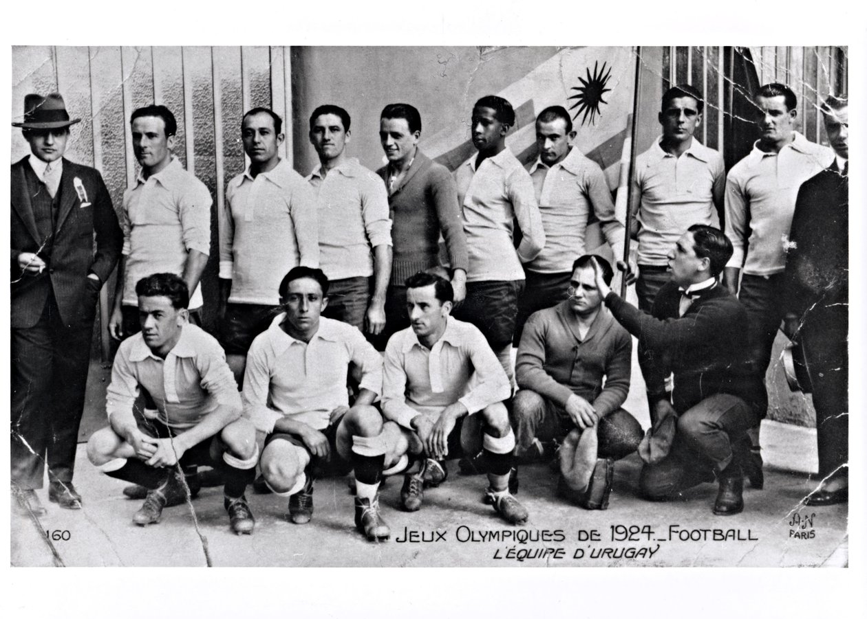 Uruguays fodboldhold ved de olympiske lege i Paris, 1924 af French Photographer