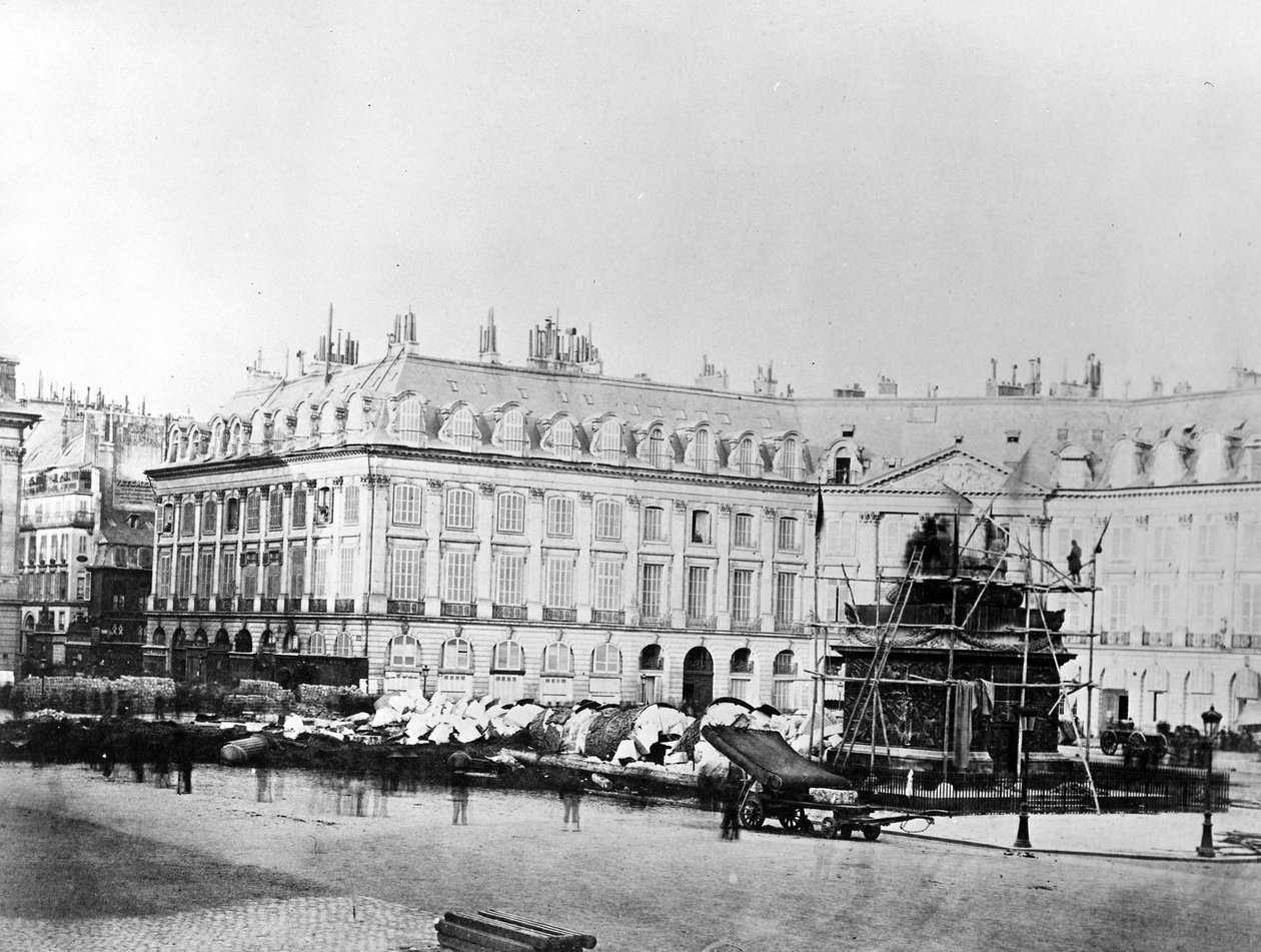 Vendôme-søjlen demonteret, 1871 af French Photographer